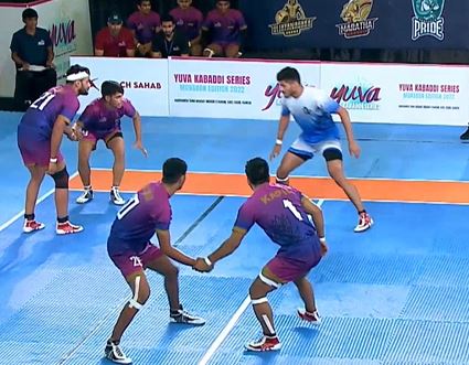 Heroes end their rampage by defeating Arrows in the Finals