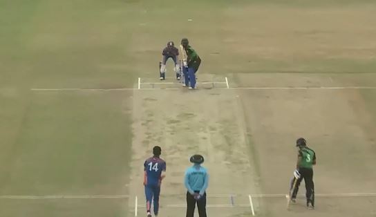 4 Fours 5 Sixes! Suresh's sensational knock of 60