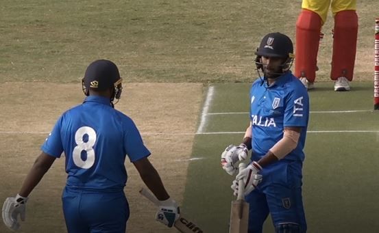 46466! Kalugamage takes Saeed Ullah on a ride