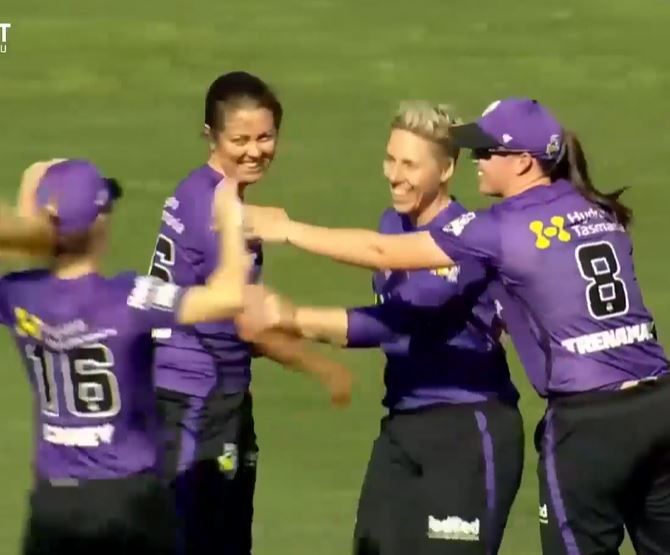 3 for 18! Molly Strano steals the show vs Sydney Thunder