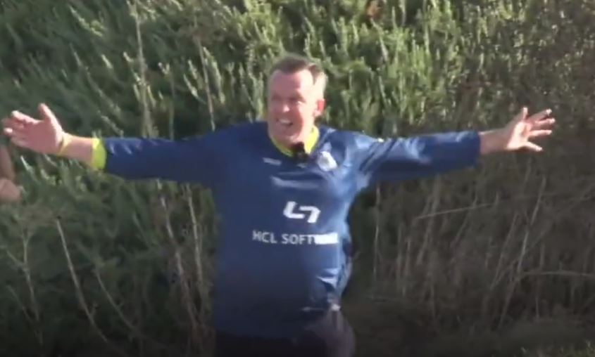 Graeme Swann on fire! Look who's taking crowd catches