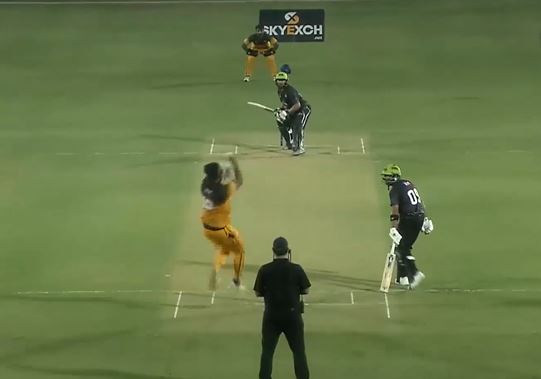 81 off 45! Amjad Gul shows no mercy on Karwan bowlers