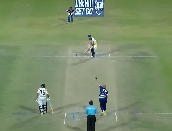 Royals dominate Titans to register a 4-wicket win