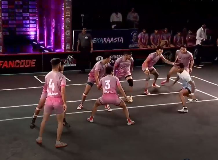 Gaurav and Ankit propel Heroes to 10-point win over Rhinos