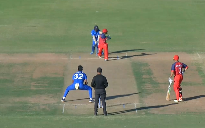 Italy bundle out Spain to win by 33 runs