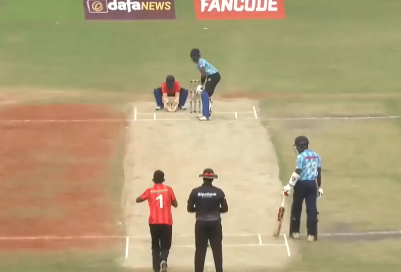3 wickets, 2 maidens! Akshay Jain leads from the front