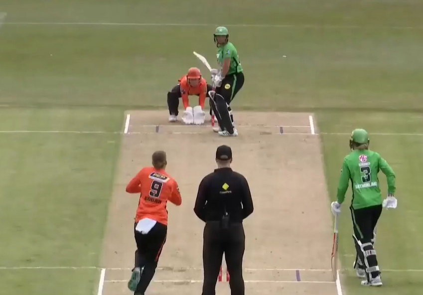 3 for 17! Amy Edgar kicks Perth Scorchers in the teeth