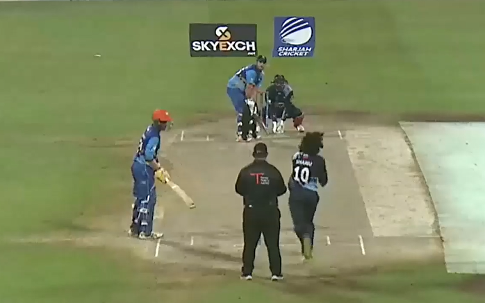 5 sixes, 2 fours! Fayyaz Ahmed plays a pacey cameo of 67