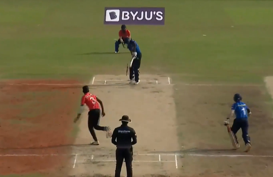 3 for 14! Karthi's disciplined spells puts Karaikal on front foot