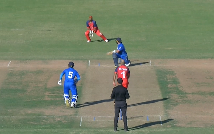 87 off 57! Marcus Campopiano plays a swashbuckling knock