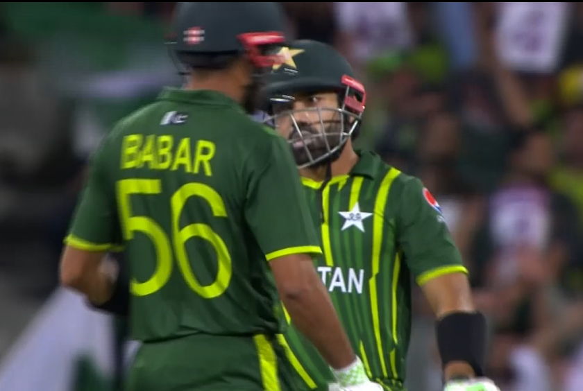 Pakistan outdo New Zealand by 7 wickets to enter finale
