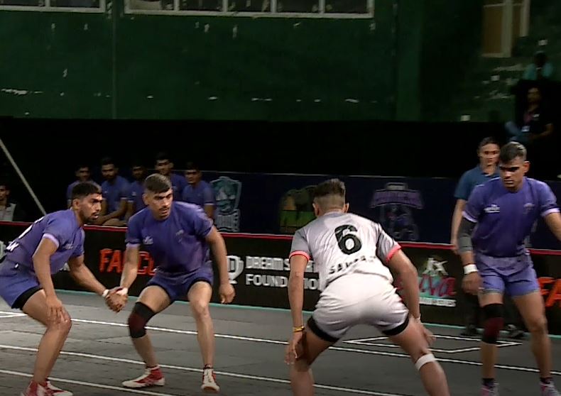 Sansar Chiri's brilliant raids leave Panthers dazed