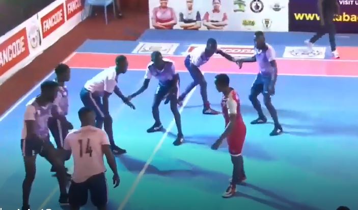 Fighters pip Jaguars by 3 points in a neck and neck contest