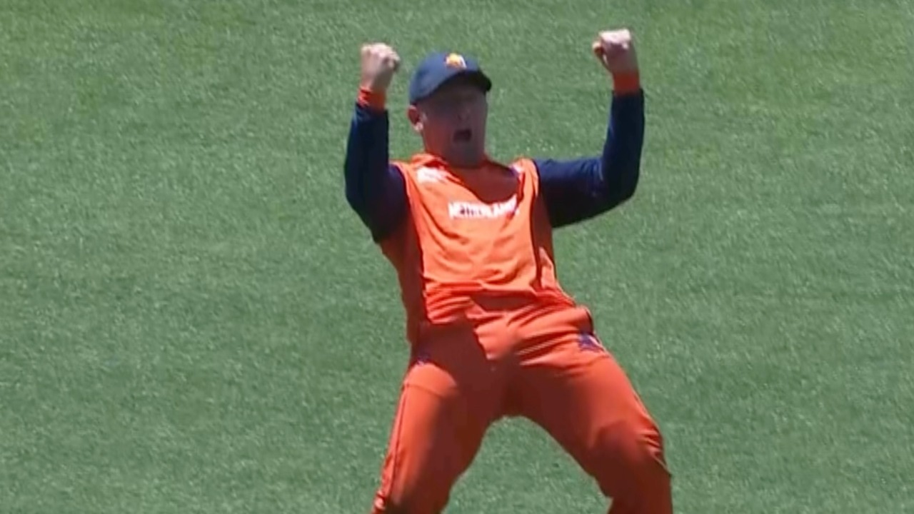 Van der Merwe's game-changing stunner against SA