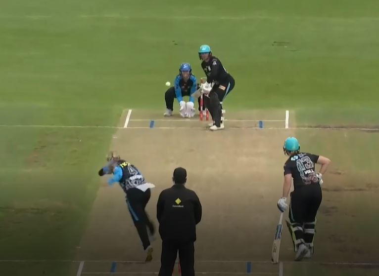 Thriller! Heat hold nerve to beat Strikers by 2 runs