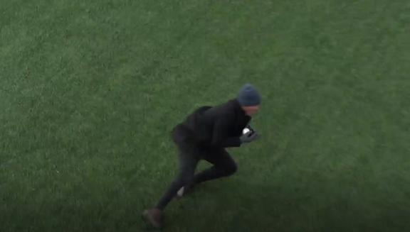 Spain coach takes a brilliant crowd catch