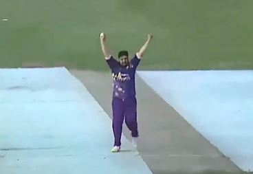 Bilal spins his web with a 4-fer