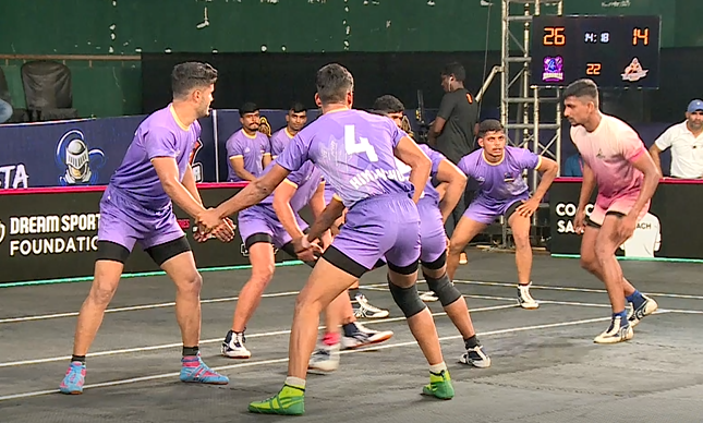 Nitin Kumar's resilience puts Veers on the backfoot