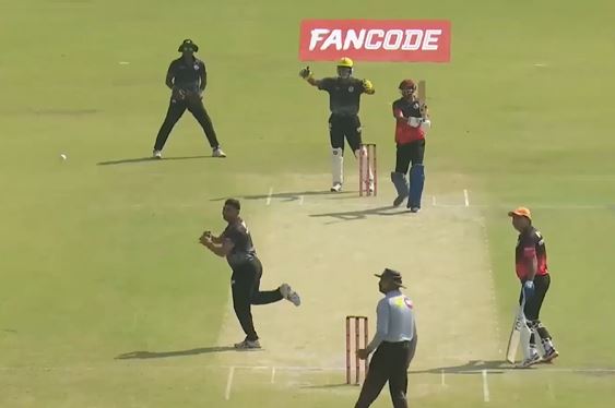 8 Fours, 4 Sixes! Jitendra Kumar scores 64 off 36