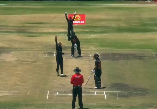 Tangeni Lungameni puts on a show with his 6-fer