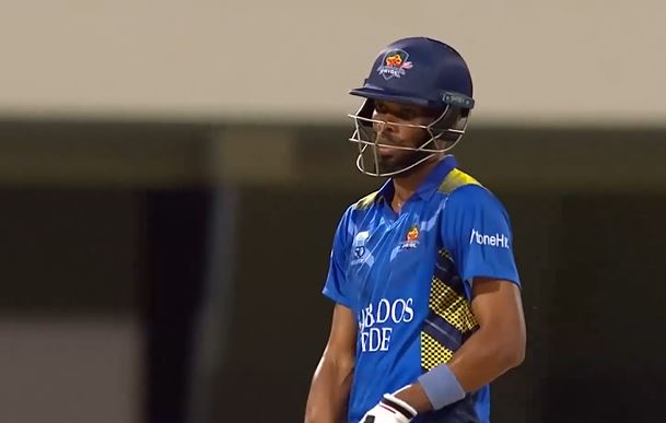7 Fours, 1 Six! Roston Chase hits a splendid 57