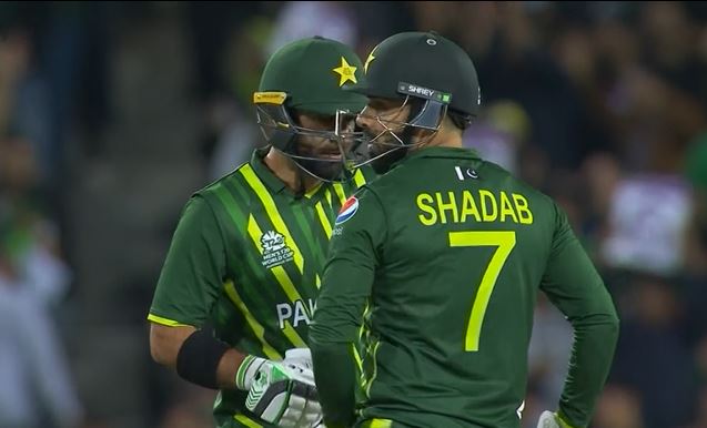 Shadab's all-round show keep Pakistan's SF hopes alive