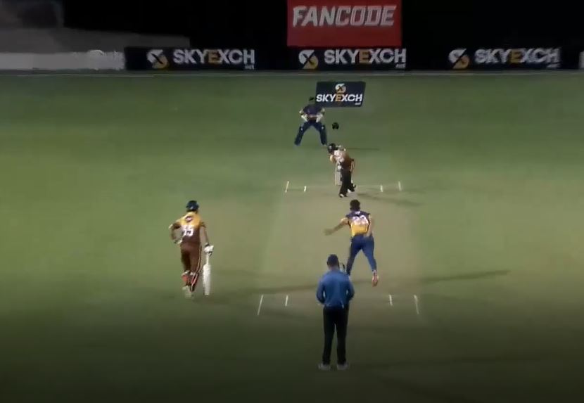 5 for 27! Akhlaq Haider gets the better of Mattress batters