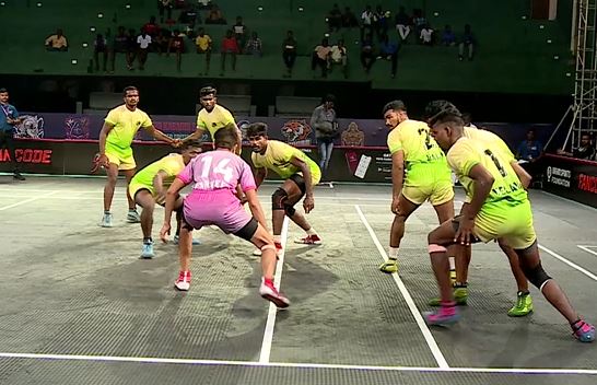 Mukilan's defence puts Rhinos on the backfoot