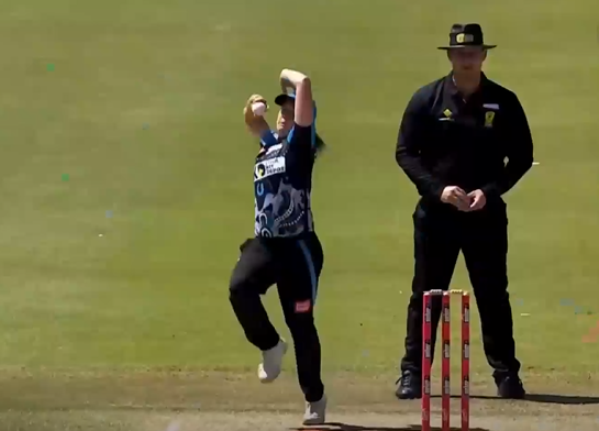 Jemma Barsby's 3-fer puts Scorchers on the backfoot