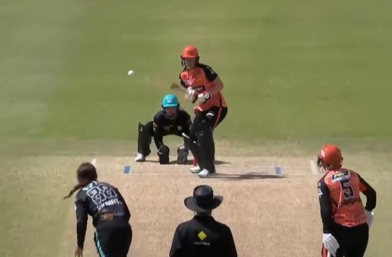 Maddy Green's 58 goes in vain as Heat beat Scorchers