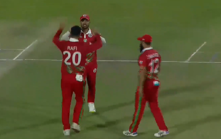 Rafiullah's 4-fer gives hope to Oman