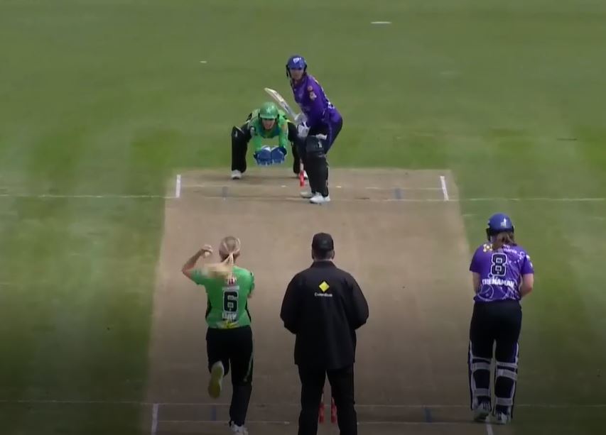 Mignon du Preez's resilient half-ton helps Hurricanes reach 152