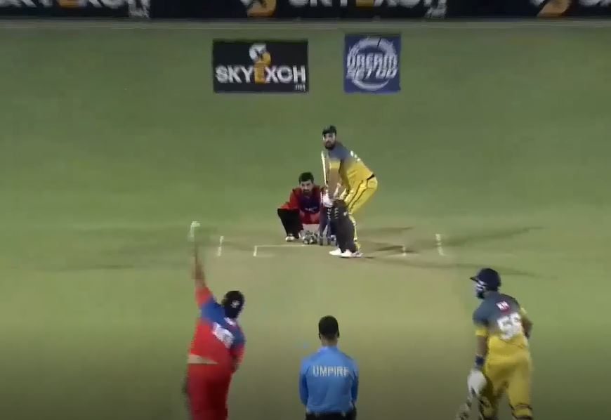 Gurjant Singh's gritty 65 helps Thunders put up 147