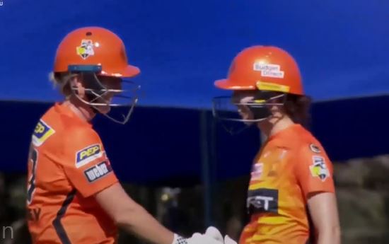 Mooney shines as Scorchers outplay Sixers by 9 wickets