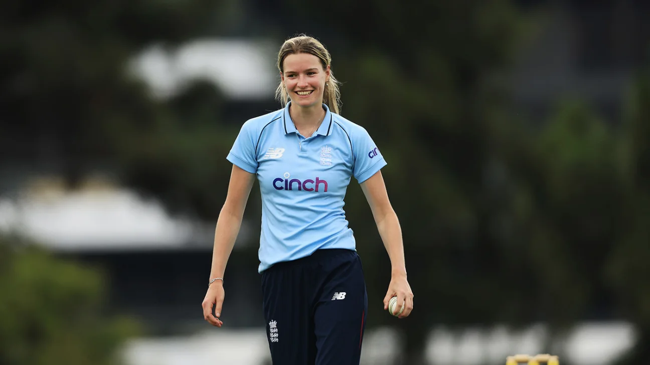 4 for 33! Lauren Bell dismantles WI