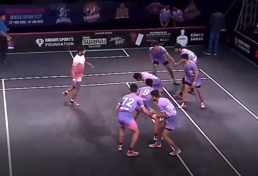 Arrows crush sloppy Veers 49-24