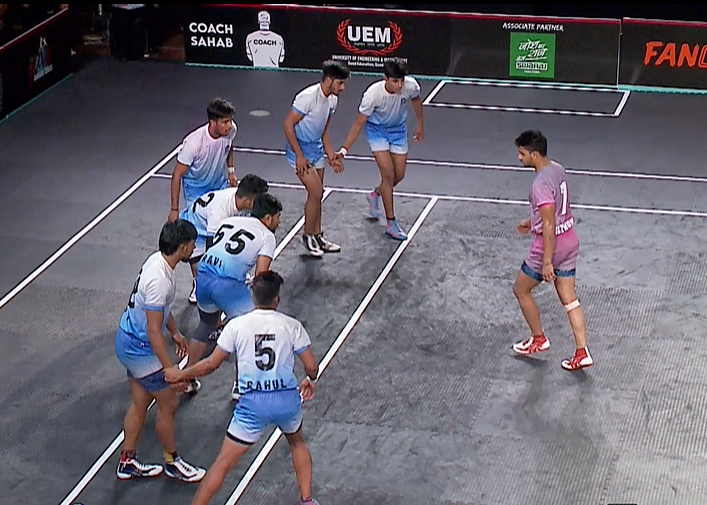 Stunning! Seven successful tackles by Ashish Malik