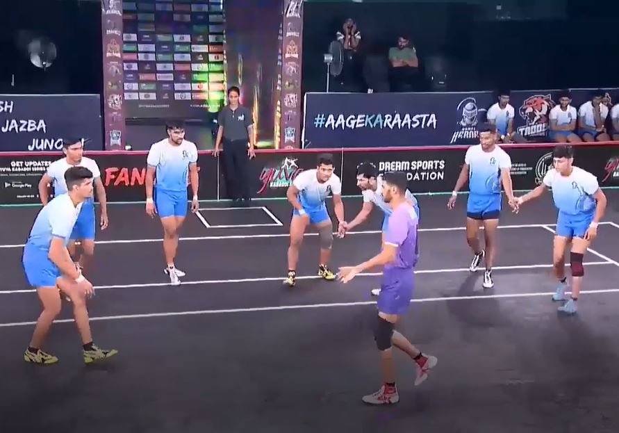 Heroes edge past Arrows by 8 points in an engaging clash