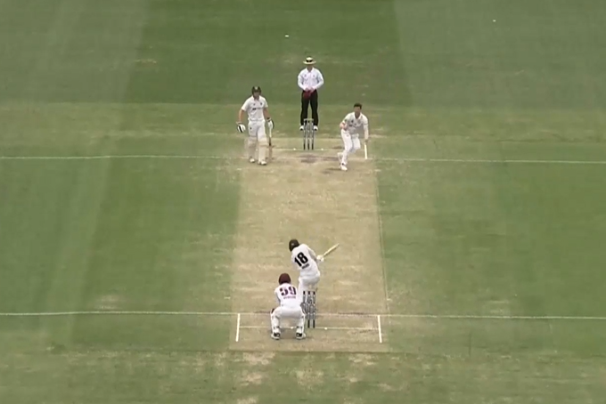 3 sixes, 5 fours! Ashton Agar's crucial 72