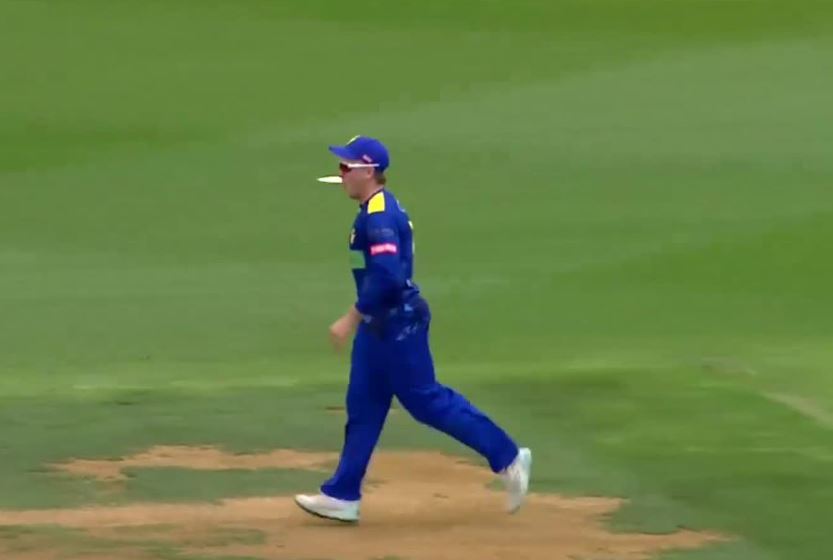 BLINDER! Llew Johnson’s sensational catch