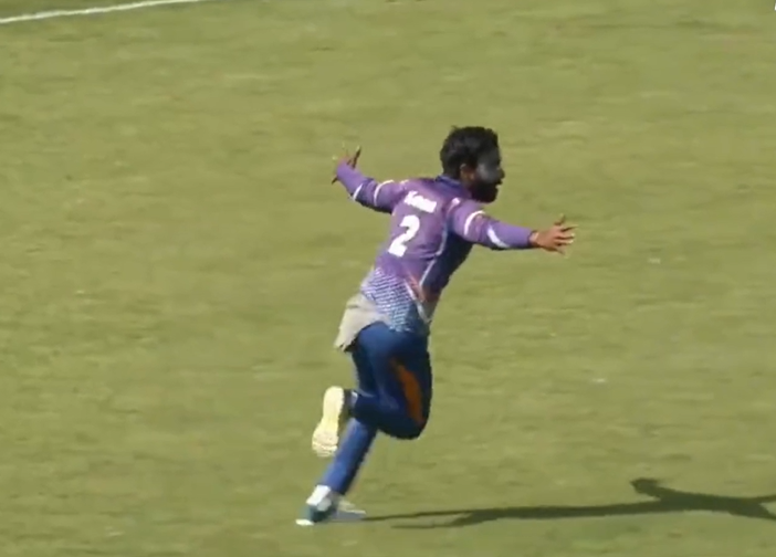 BILNDER! Ketan Shetty's extraordinary catch