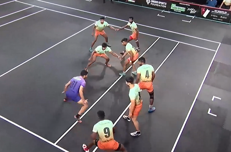 Arrows' late blitz seals victory over Veerans by 10 points