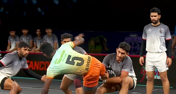 Aryan Kumar's scintillating tackles against Chola Veerans