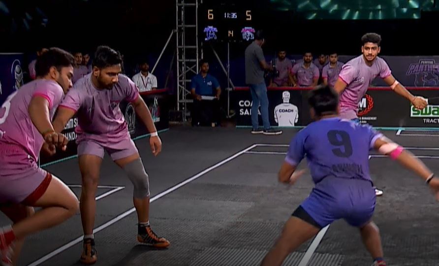 Ashish Bhati's majestic raids stun Rhinos