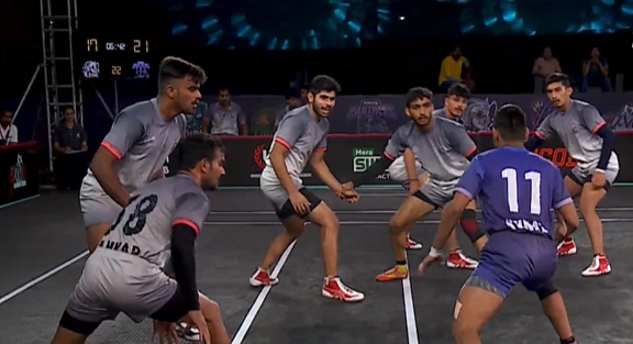 Sankar Kumar's gritty defence against Periyar Panthers