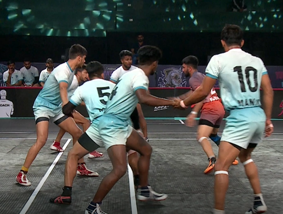 Vikash Kumar's resilience puts Tadoba Tigers on the backfoot