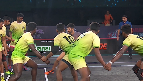 Velavan Muruganantham puts Taboda Tigers on the backfoot