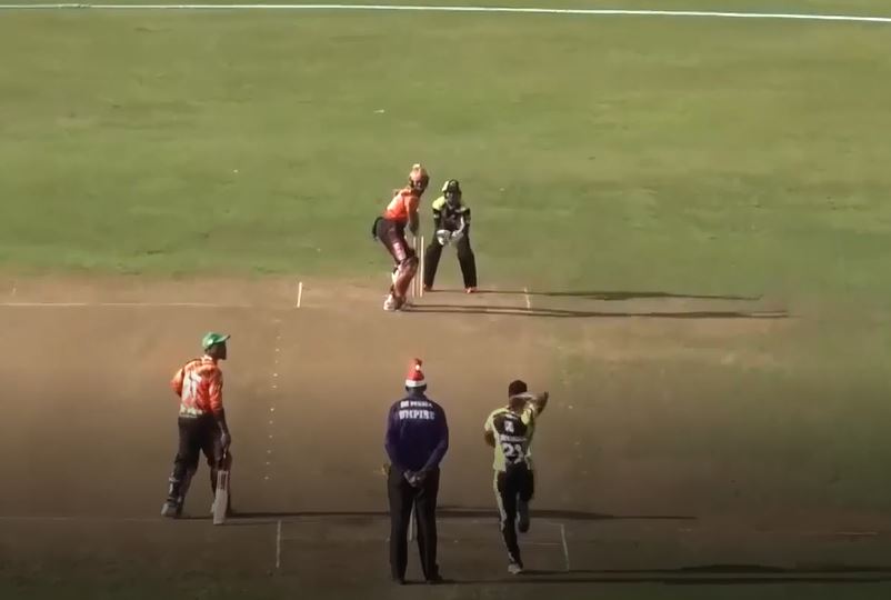 235 STRIKE RATE! Descartes smashes 40 off 17