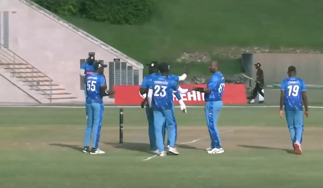 Dwayne Smith's 4-wicket haul dents Titans' batting