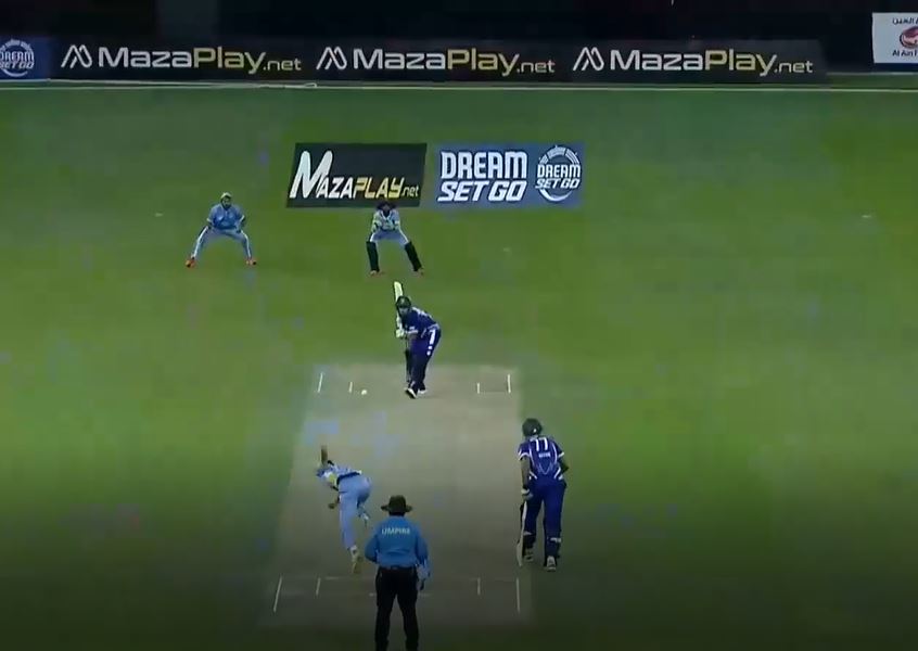 Buoyant Emirates Blues floor Dubai by 17 runs